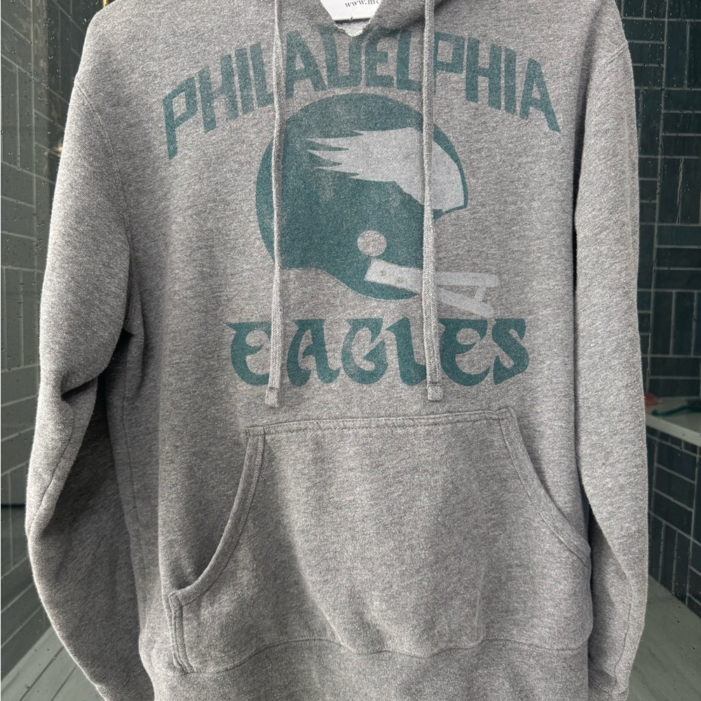 Philadelphia Eagles Junk Food Clothing Vintage-Looking Retro Gray Hoodie - Picture 2 of 8